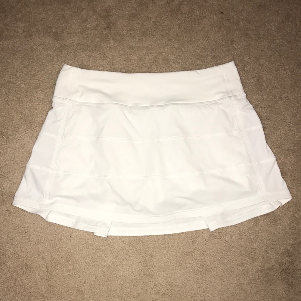 LULULEMON// White Pace Rival Mid Rise Skirt